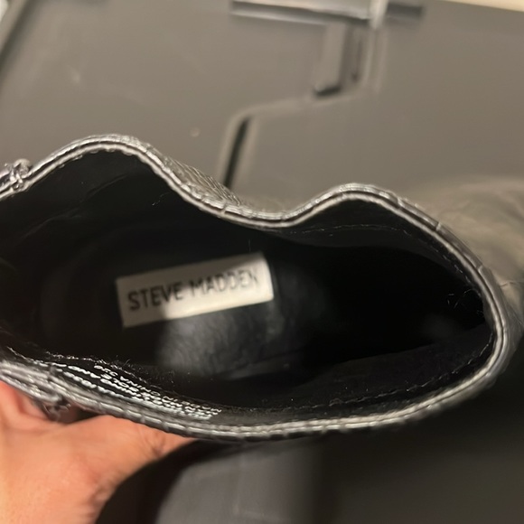 Steve Madden Julianne Black Croc Booties Size 9 - Picture 6 of 10